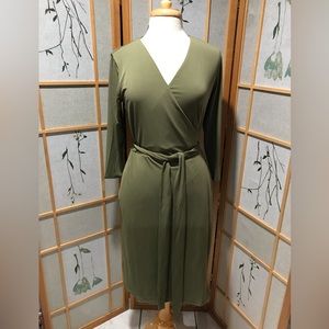 🆕 Alfani Womens V-Neck Olive Green Wrap Dress size Medium - NWT